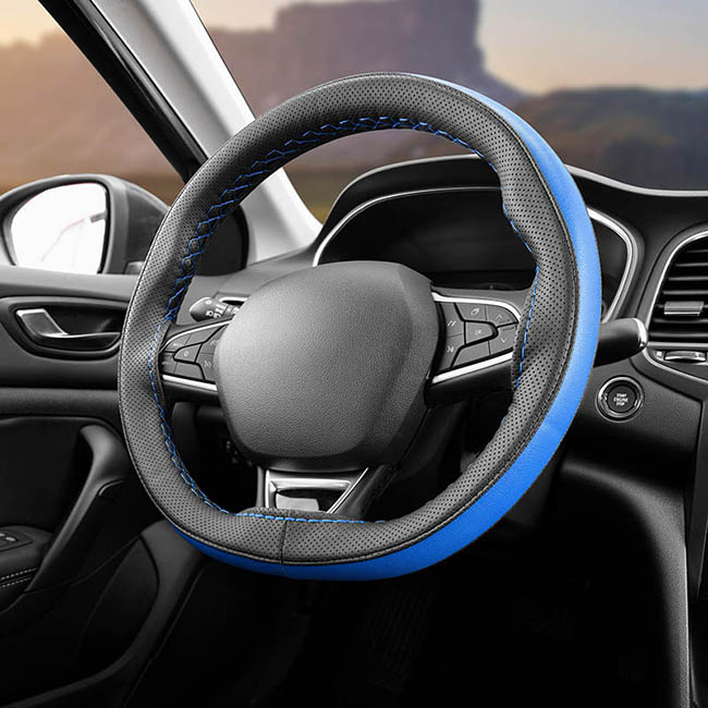 Κάλυμμα Τιμονιού Αυτοκινήτου Δερματίνη Otom Ραφτό Εξώγαζο DK-302 Μαύρο-Μπλε Medium 37-39cm 1 Τεμάχιο - Image 3
